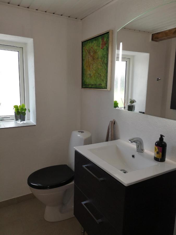 Commuter Room For One Or Two People Munkebo Esterno foto